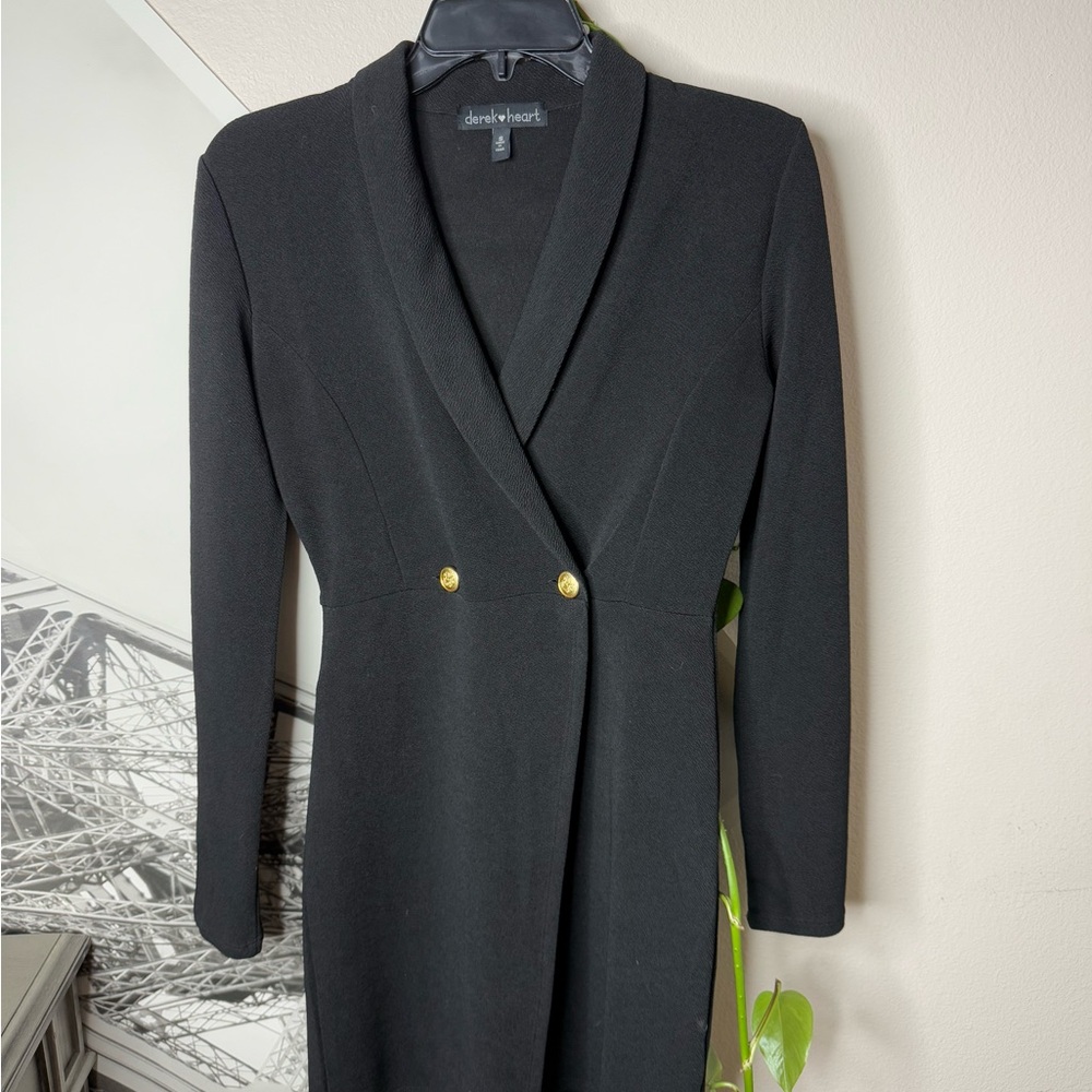 Derek Heart Black Blazer with Shawl Collar and Tailored Fit